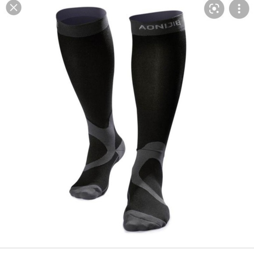 AONIJIE COMPRESSION RUNNING SOCKS